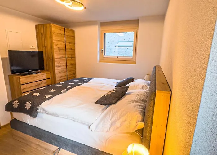 Apartment White Flake *